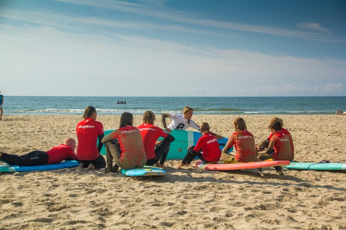 Surfles op watersportvakantie