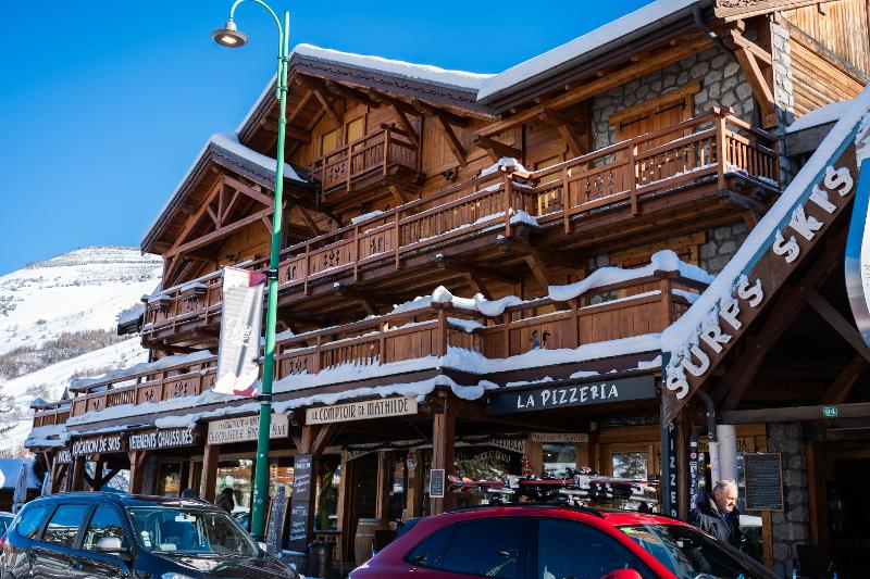 een restaurant tijdens de jongerenreis wintersport