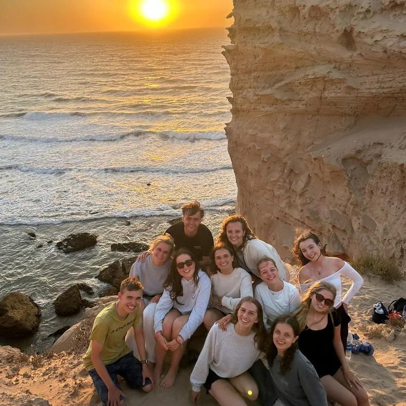 Mooi uitzicht tijdens surfcamp Taghazout Groepsfoto op surfcamp Taghazout