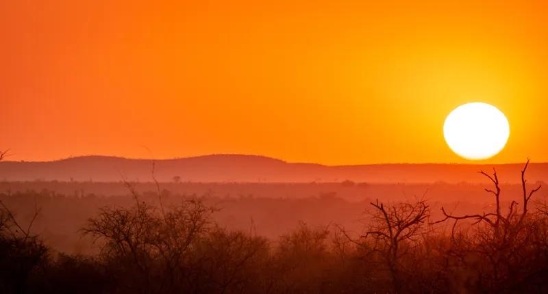 zonsondergang bekijken met een groepsreis in Afrika