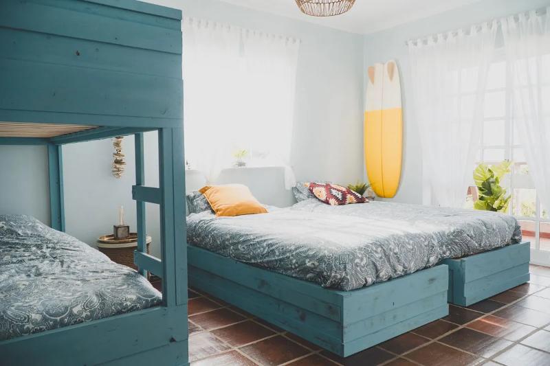 Tijdens een surfreis deel je een kamer met anderen Slaapkamer tijdens een surfreis