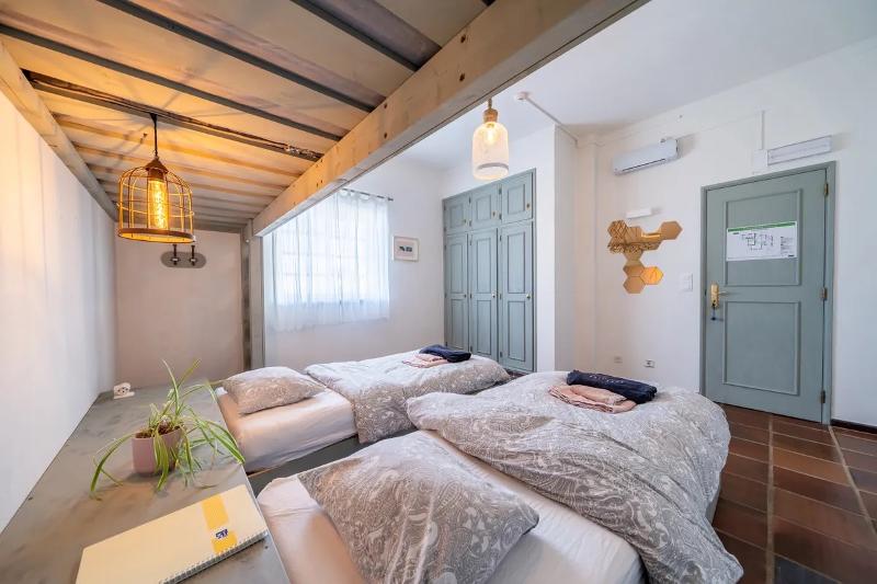 Tijdens een surfreis deel je een mooie kamer Mooie slaapkamer tijdens surfreis