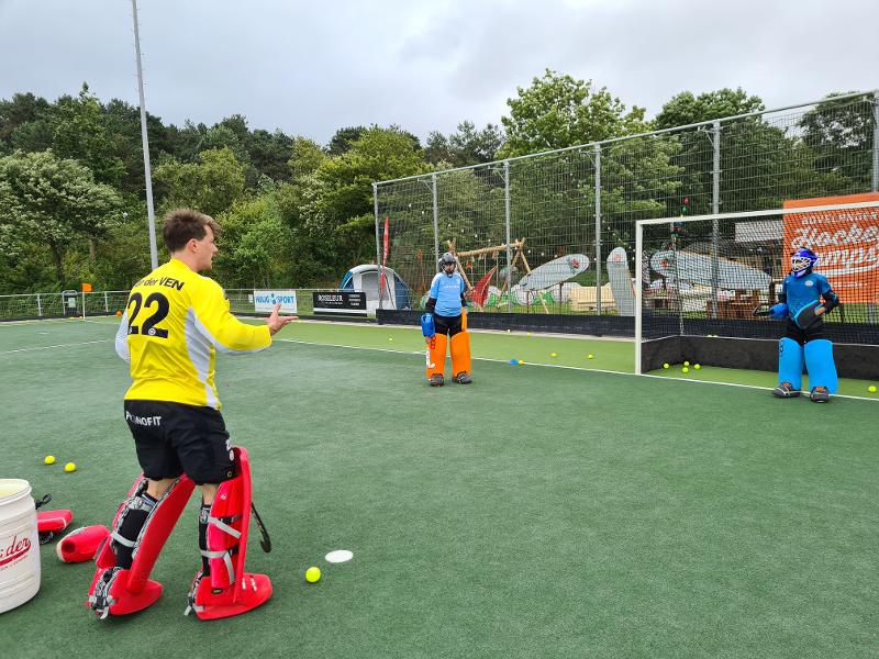 Je kunt goed oefenen met keepen tijdens een hockeykamp zandvoort