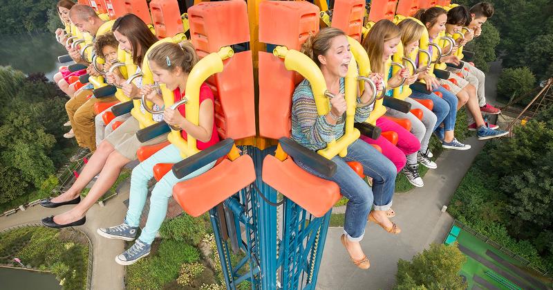 attractie op pretpark kamp
