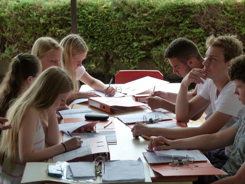 Hard aan het werk op taalreis Frans