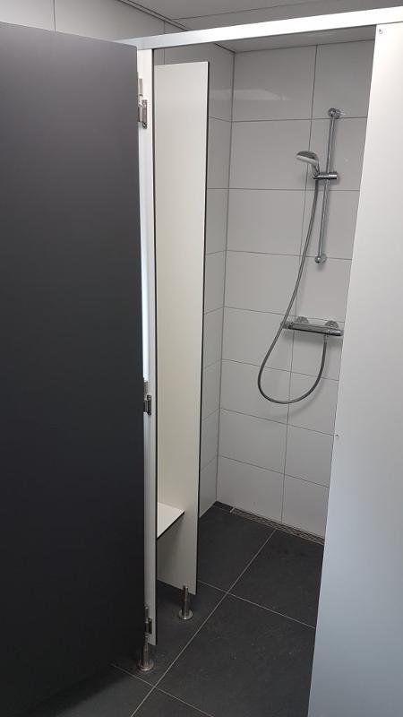 Badkamer in de accommodatie op jongerenvakantie
