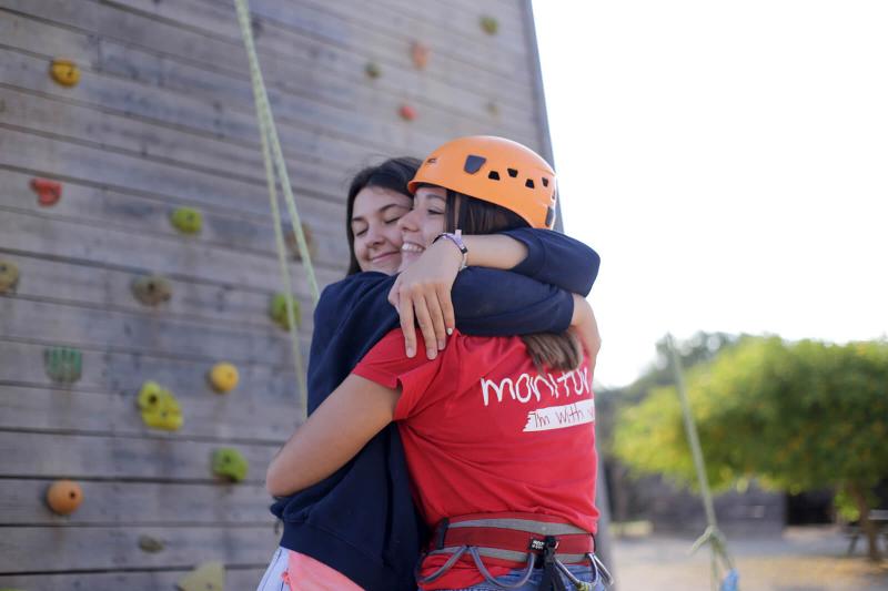 Bulderen tijdens jongerenreis augustus