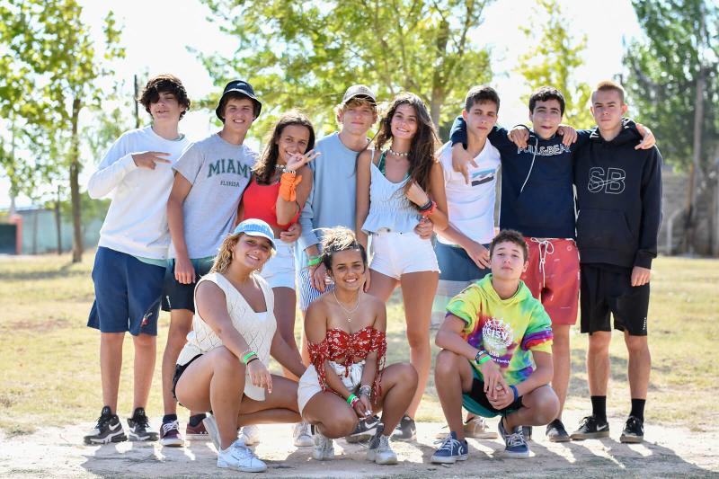 Groepsfoto tijdens jongerenreis augustus