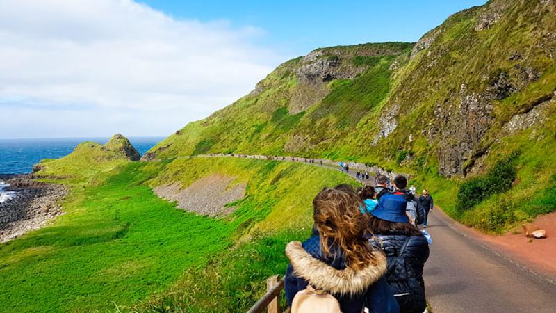 Een foto van het Ierse landschap waar de deelnemers een excursie doorheen maken tijdens een taalreis Dublin