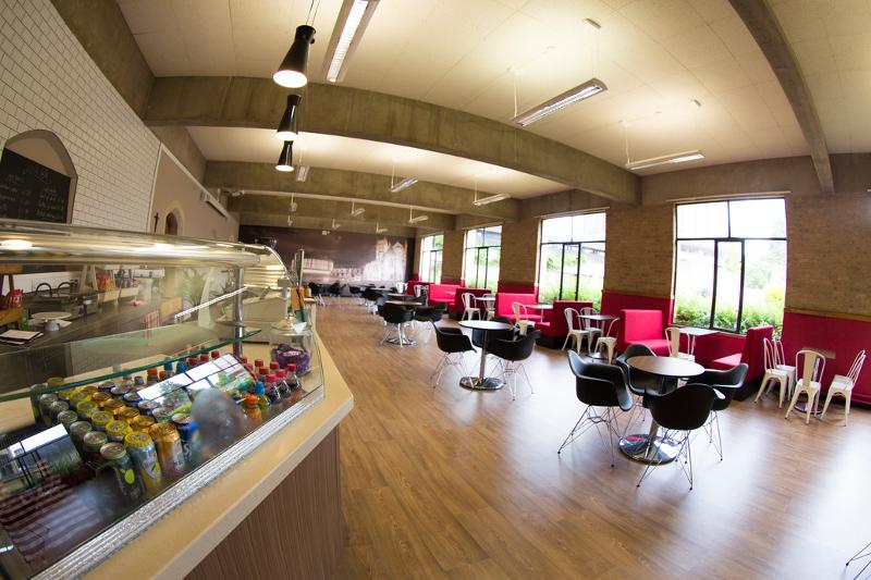 Cafetaria op universiteit tijdens taalreis engels
