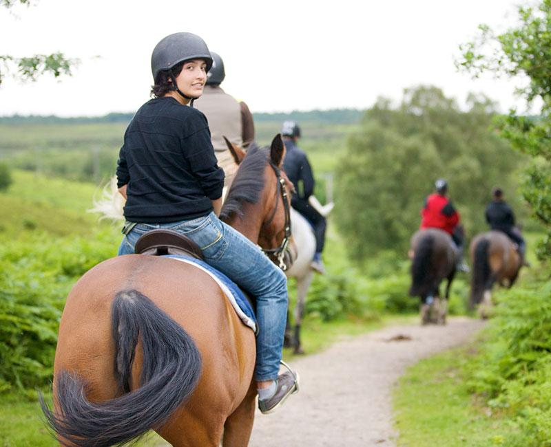 Paardrijden tijdens de taalreis Engeland