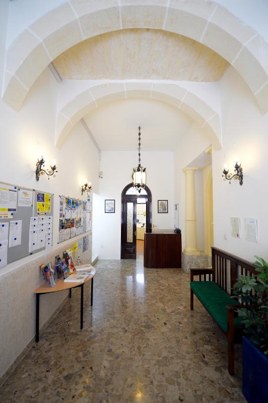 Entree tijdens taalreis Malta