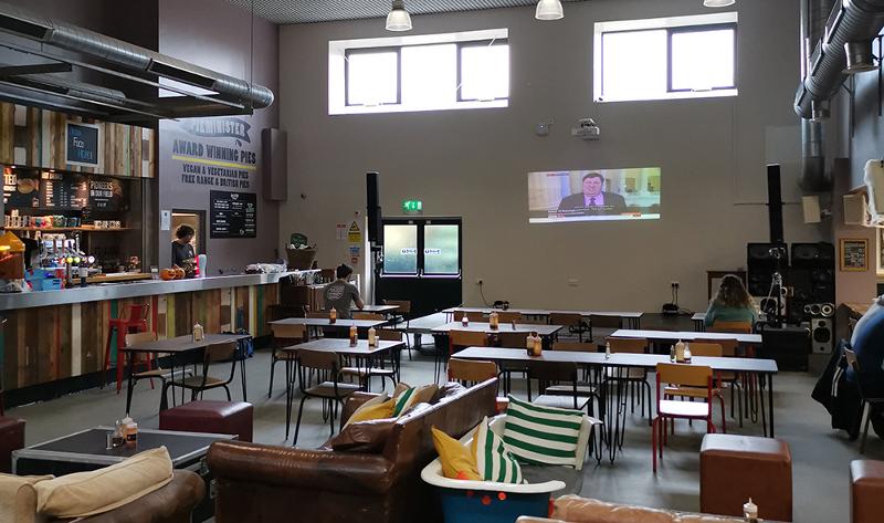 Café tijdens de taalreis engels jeugd