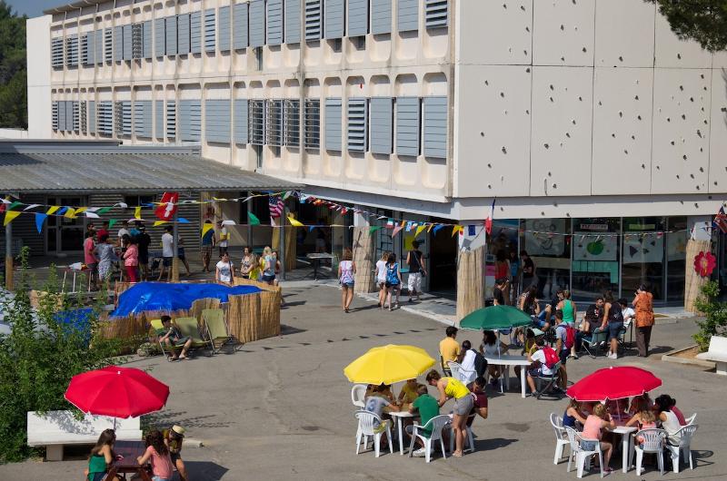 Buitenplaats tijdens tijdens taalreis Frankrijk