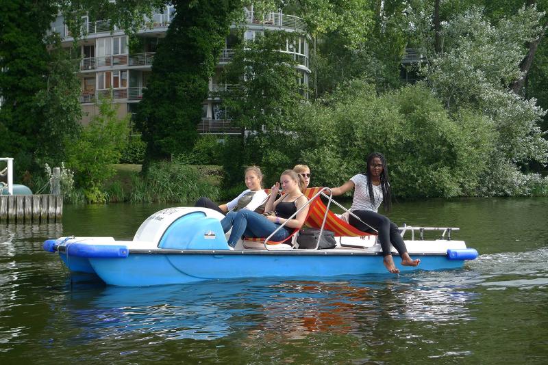 waterfietsen tijdens taalreis Duitsland