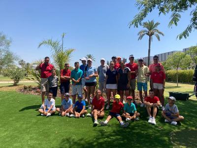Golf groep tijdens jongerenreis Spanje